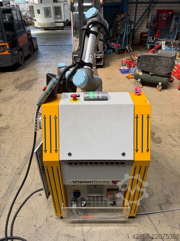 Robots Universal Robots UR10 Cobot