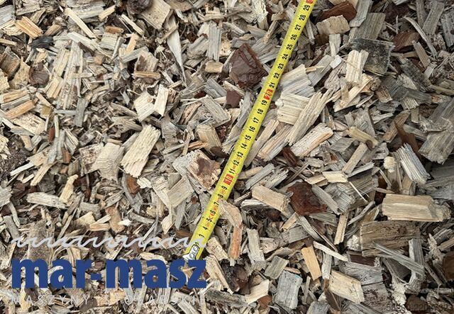 Holzhacker Schredder KLOCKNER 900×180 HS 4 WT z przenośnikiem łańcuchowym typu redler