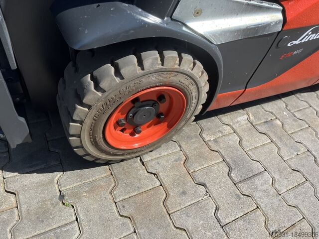 Electric 3-wheel forklift Linde E16C-02