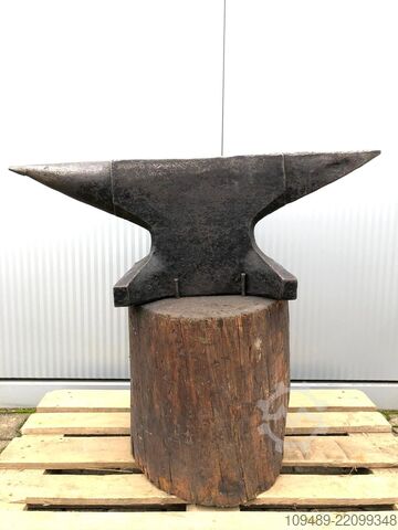 Forging equipment / ANVIL & base frame AMBOSS Amboss & Unterbau