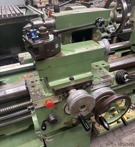 Lead and feed screw lathe MCM Madar TC 300 x 2000