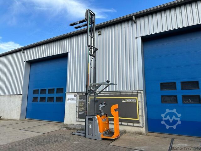 VS-22314 Electric triplex ride-on stacker Still EXVSF14, lift height 5,316 mm STILL EXVSF14