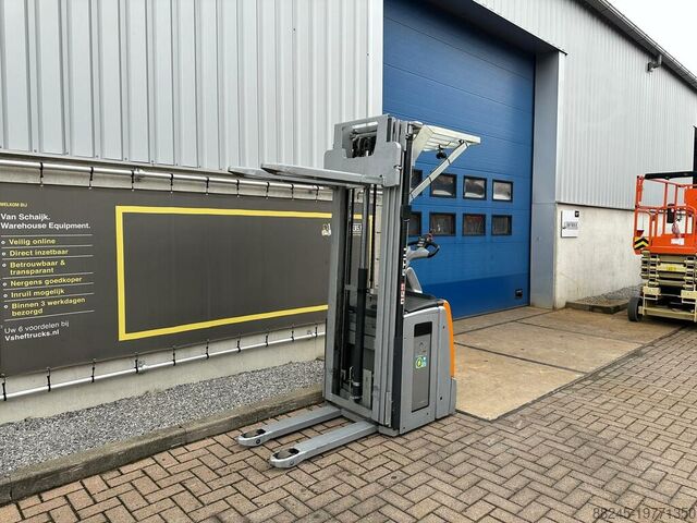 VS-22315 Electric ride-on triplex stacker Still, 5,316 mm lift height STILL EXVSF14