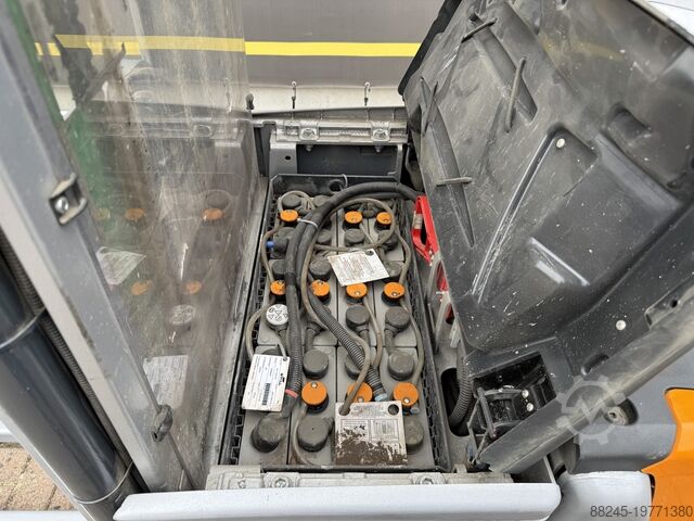 VS-22318 Electric triplex stacker Still with initial lift 4,266 mm STILL EXVSF14