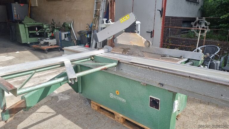 Sliding table saw Altendorf F90