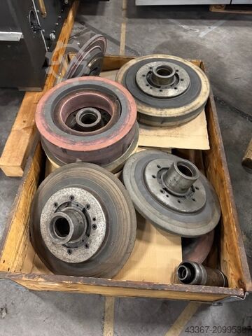 Cylindrical grinding machine SCHAUDT AR 750