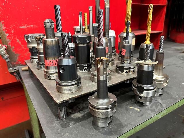 Universal-Bearbeitungszentrum FPT Industrie DINO DV28T2208