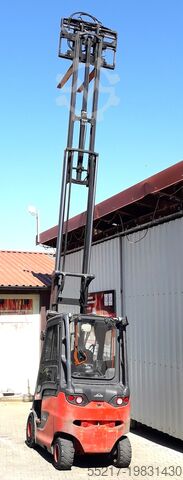 4-wheel forklift Linde E25H - 01/600