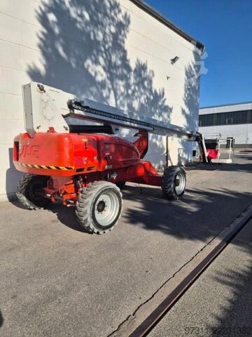 Articulated boom lift JLG M600JP