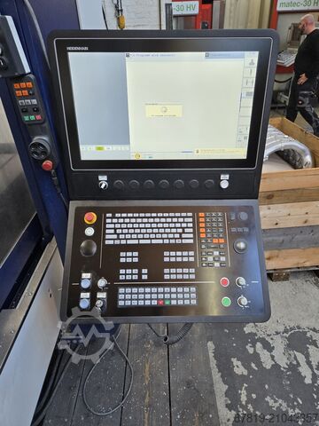 MMV 4200 Fahrständer-Bearbeitungszentrum EMCO MMV 4200