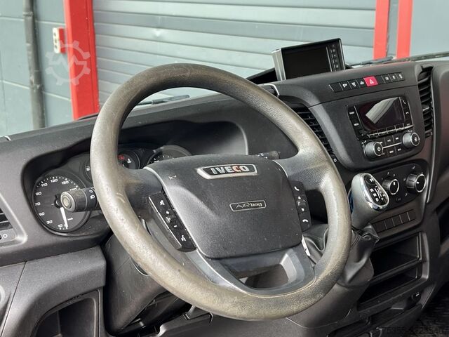 Box van IVECO Daily 35S14A Hi-Matic Klima 4,35m Kamera 1-Hand