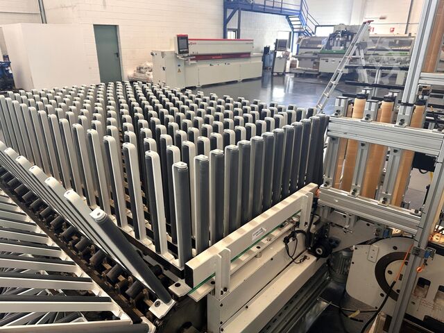 Bearbeitungszentrum mit Durchlauf BREMA VEKTOR 15-13