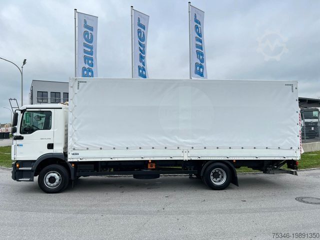 Flatbed truck with tarp MAN TGM 15.290 /BL/Pritsche 7,25m/LBW/AHK/Nur 26 tkm
