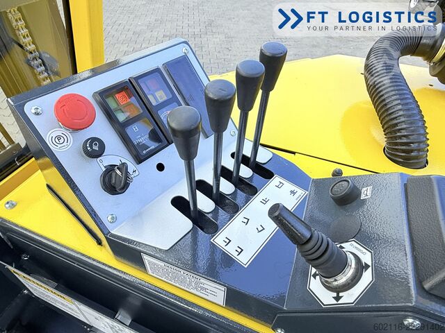 4-way forklift Combilift CB2500 GAS TRIPLEX 4900 FORK POSITIONER