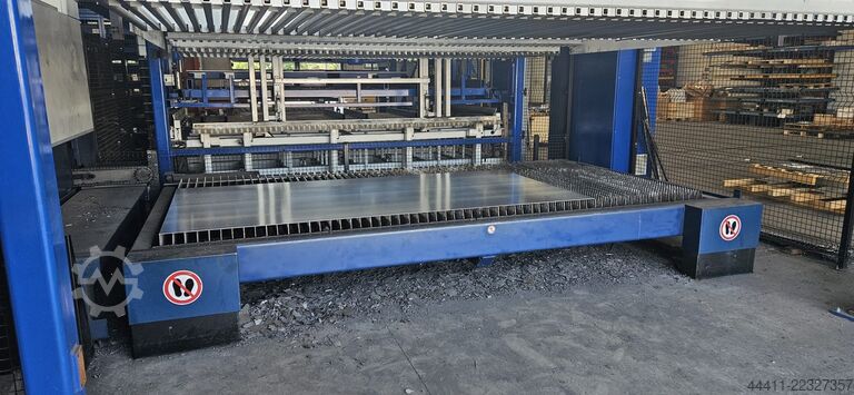 Laser cutting machine TRUMPF TruLaser 3040 Fiber (L50) 6000 Watt