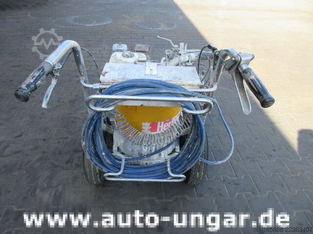 Marking machine Graco LineLazer Striper GM 5000 Airless Roadma