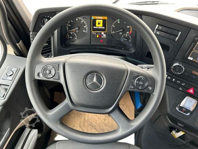 LKW mit Kofferaufbau Mercedes-Benz ACTROS
