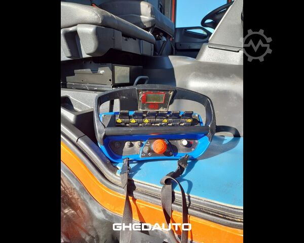 Standard SZM IVECO AD190D42 - CASSONE RIB. TRILATERALE CON GRU DIETRO CABINA