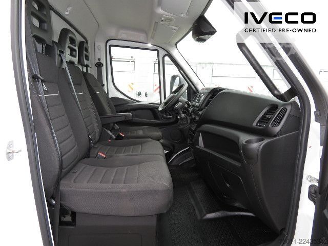 Transporter mit Koffer IVECO Daily 70C18HA8/P Koffer/LBW Klima, NL 3228kg