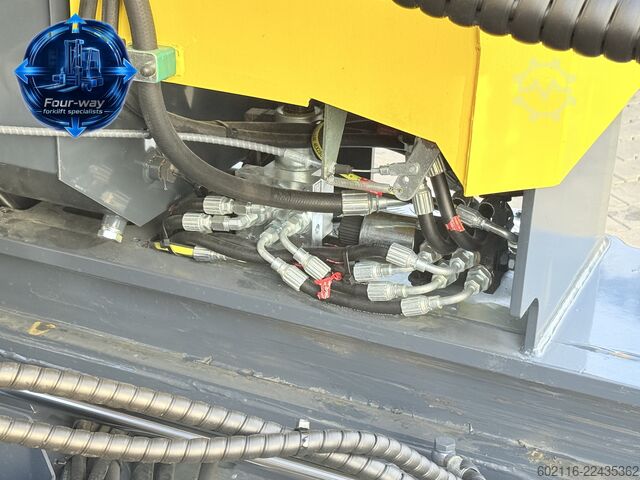 Vierwegestapler Combilift C4000 DIESEL TRIPLEX 6000 FORK POSITIONE