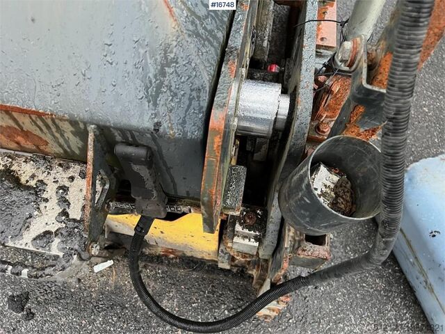 Paver Bomag BF 300P
