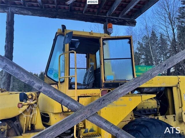 Wheel loader Clark 75B Wheel Loader w/ Bucket.