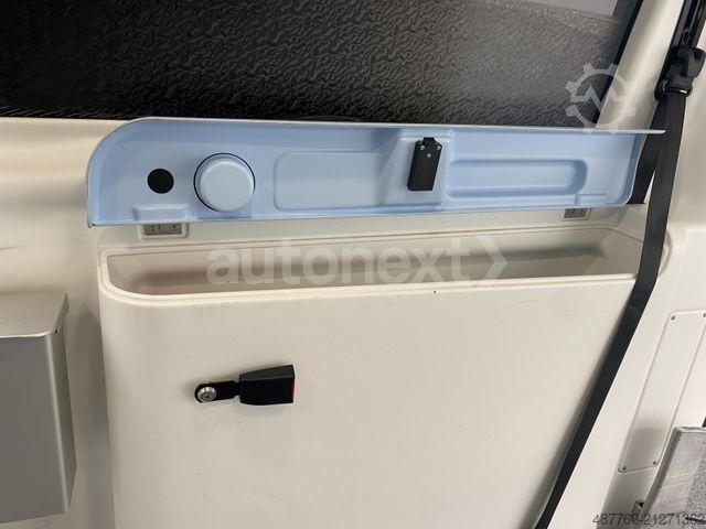 Feuerwehrfahrzeug FORD Transit Custom Automatik *RTW/KTW* Tragestuhl 33