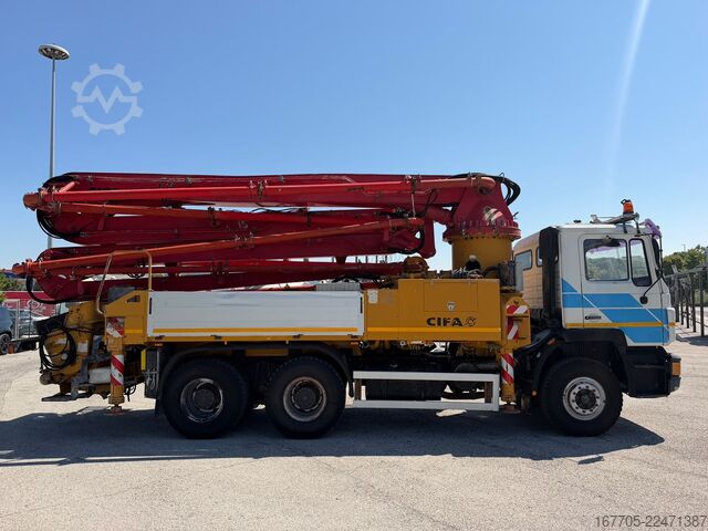 Concrete pump truck MAN 33 362 DF