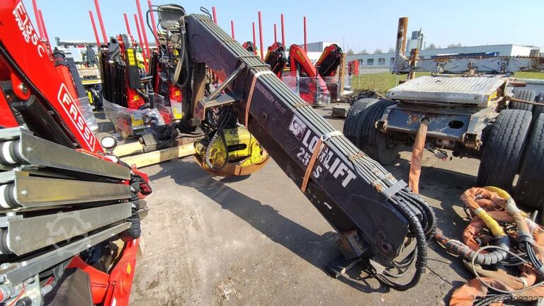 Holztransporter Diversen LADEKRAN LOGLIFT F251S 80A LADEKRAN LOGLIFT F25...