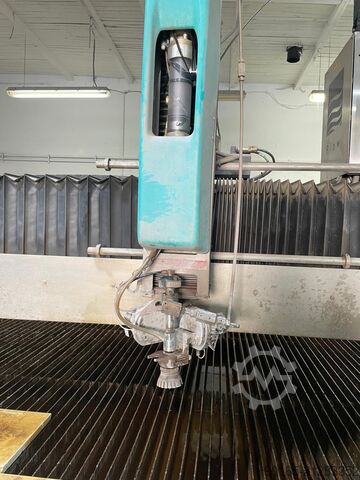 Wasserstrahlschneidanlage Flow WMC 2 4020
