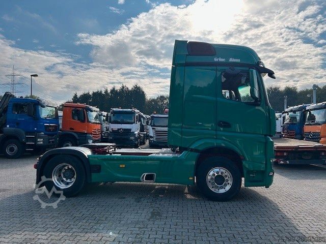 Standard tractor unit MERCEDES-BENZ 1851 Actros SZM +Kipper-Pumpe MP6 4x im Bestand