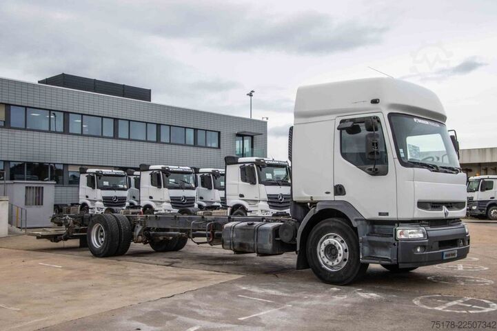 Fahrgestell mit Fahrerhaus RENAULT PREMIUM 320