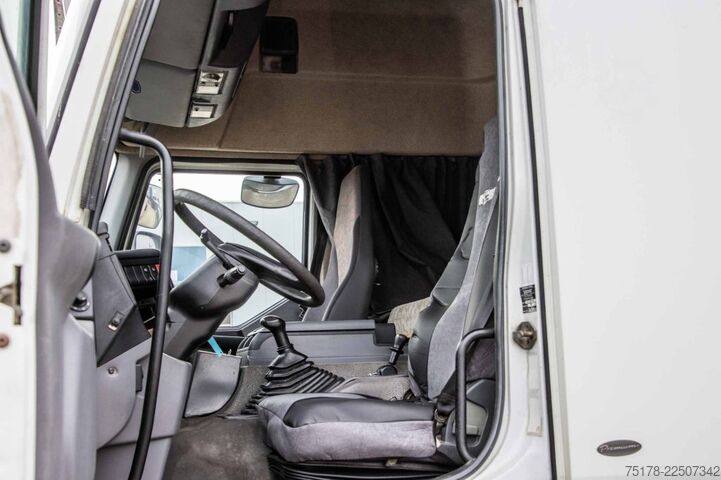 Fahrgestell mit Fahrerhaus RENAULT PREMIUM 320