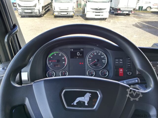 Refrigerated truck MAN TGS 26 460