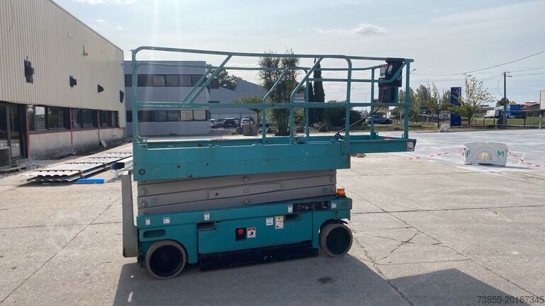 Scherenhubtisch Haulotte Compact 10 (10m)