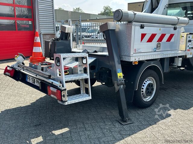 Lifting platform Iveco Daily 35S14 APK 10-07-2026 Nederlands Kenteken ...