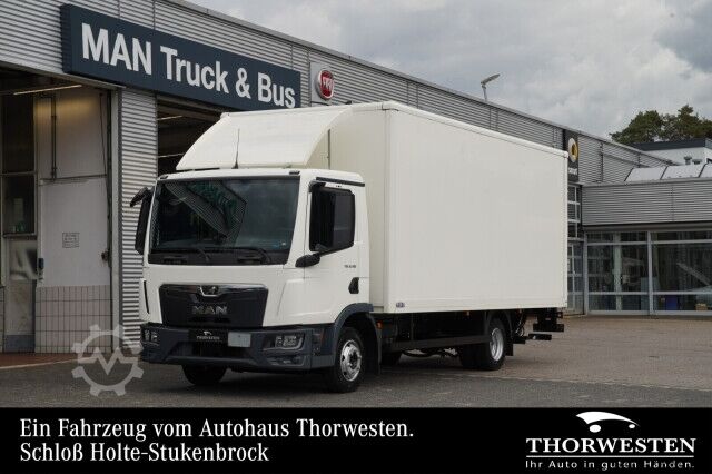 LKW mit Kofferaufbau MAN TGL 8.190 Koffer LBW Automatik Anhängerkupplung