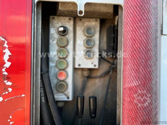 Cattle truck SCANIA R520 V8 4x2 Blatt/Luft KA-BA 3-Stock m. Hubdach