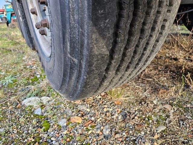 Swap body semitrailer SCHMITZ CARGOBULL Tankchassis mit Tankcontainer, 375.678 Km