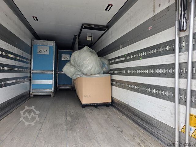 Reefer semitrailer SCHMITZ CARGOBULL Tiefkühler, 3 Kammern, Lift, LBW, SCB*S3B