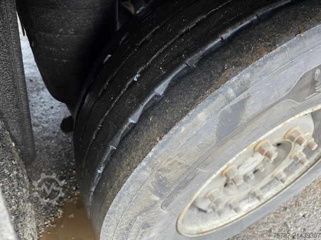 Reefer semitrailer SCHMITZ CARGOBULL Tiefkühler, 3 Kammern, Lift, LBW, SCB*S3B