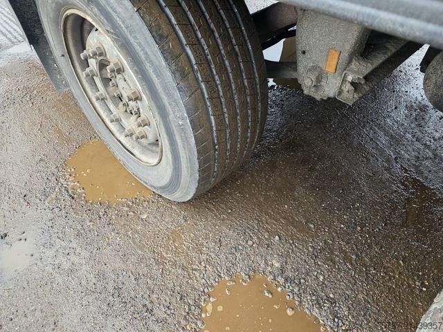 Reefer semitrailer SCHMITZ CARGOBULL Tiefkühler, 3 Kammern, Lift, LBW, SCB*S3B