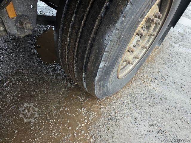 Reefer semitrailer SCHMITZ CARGOBULL Tiefkühler, 3 Kammern, Lift, LBW, SCB*S3B