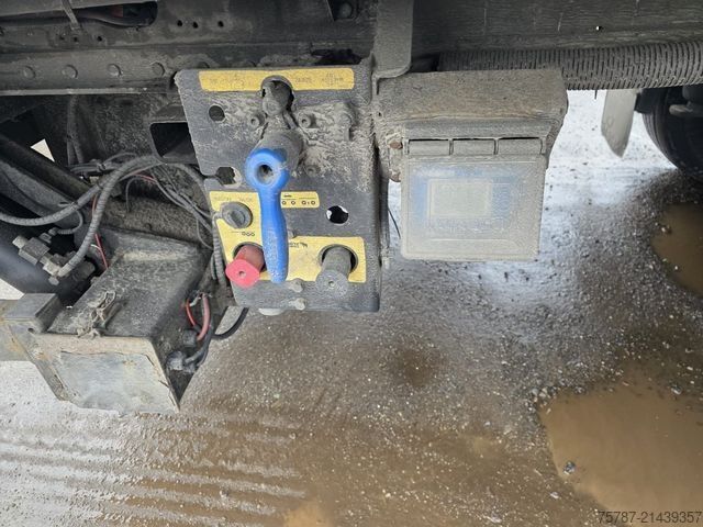 Reefer semitrailer SCHMITZ CARGOBULL Tiefkühler, 3 Kammern, Lift, LBW, SCB*S3B