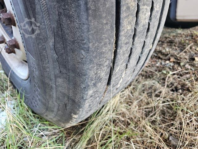 Swap body semitrailer SCHMITZ CARGOBULL 20" Tankconatinerchassis + Tankcontainer