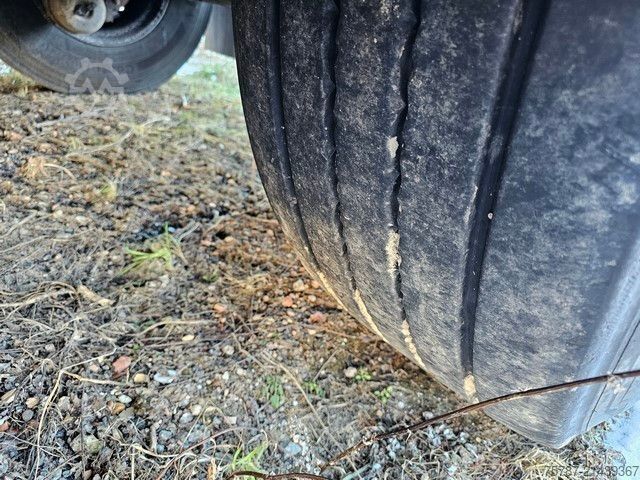 Swap body semitrailer SCHMITZ CARGOBULL 20" Tankconatinerchassis + Tankcontainer