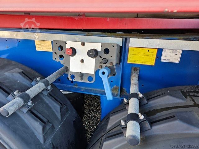 Swap body semitrailer SCHMITZ CARGOBULL 20" Tankconatinerchassis + Tankcontainer