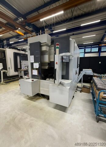 Vertical machining center Mori Seiki NV 4000