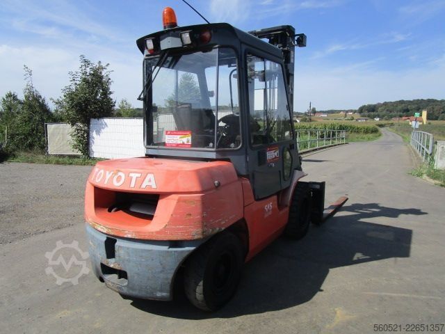 Diesel Forklift Toyota 3,5 Ton. - Zinkenversteller + Seitenschieber