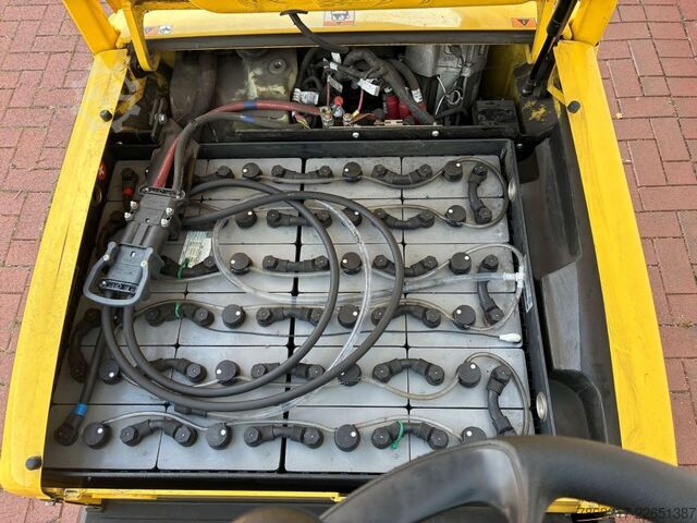Electric 3-wheel forklift Hyster J 2.0 XNT MWB